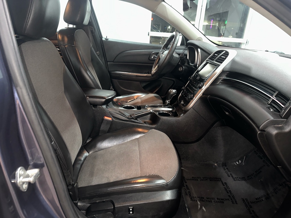 Photo 11 of this CHEVROLET MALIBU