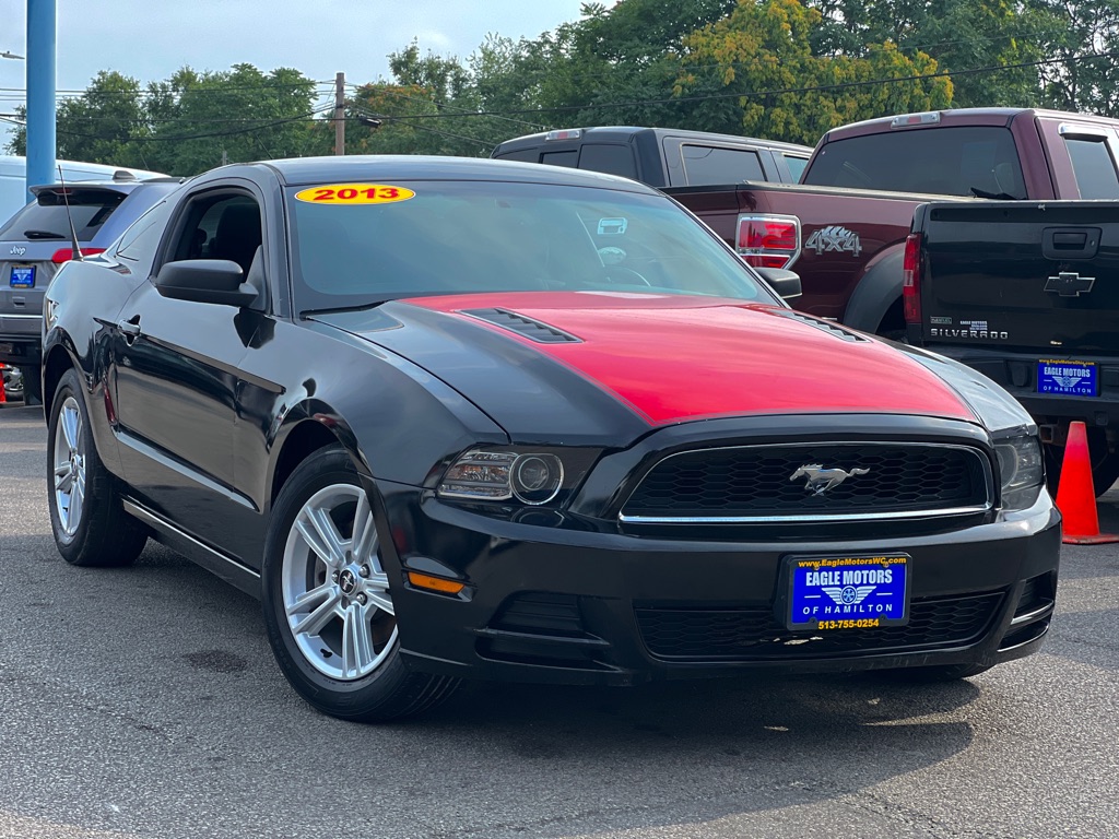Photo 2 of this FORD MUSTANG
