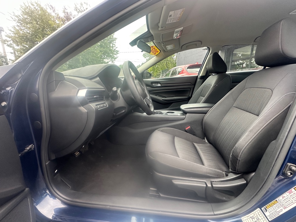 Photo 5 of this NISSAN ALTIMA