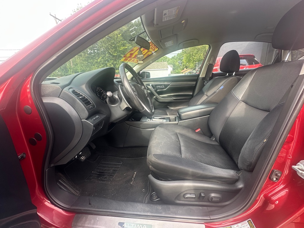 Photo 2 of this NISSAN ALTIMA