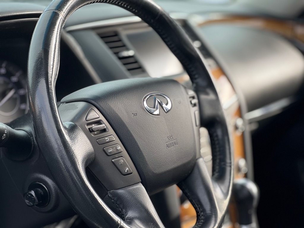 Photo 9 of this INFINITI QX56