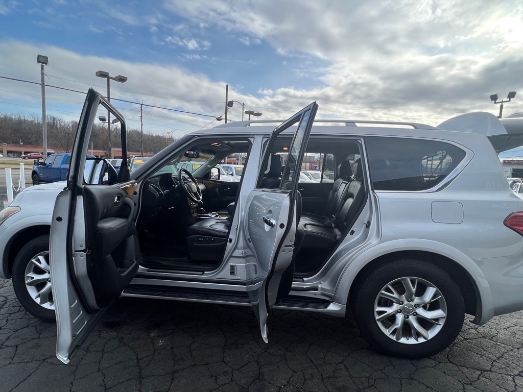 Photo 31 of this INFINITI QX56