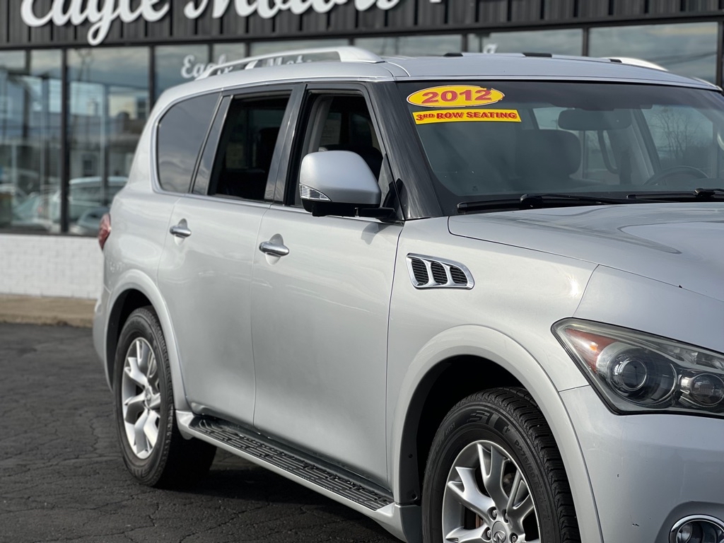 Photo 2 of this INFINITI QX56