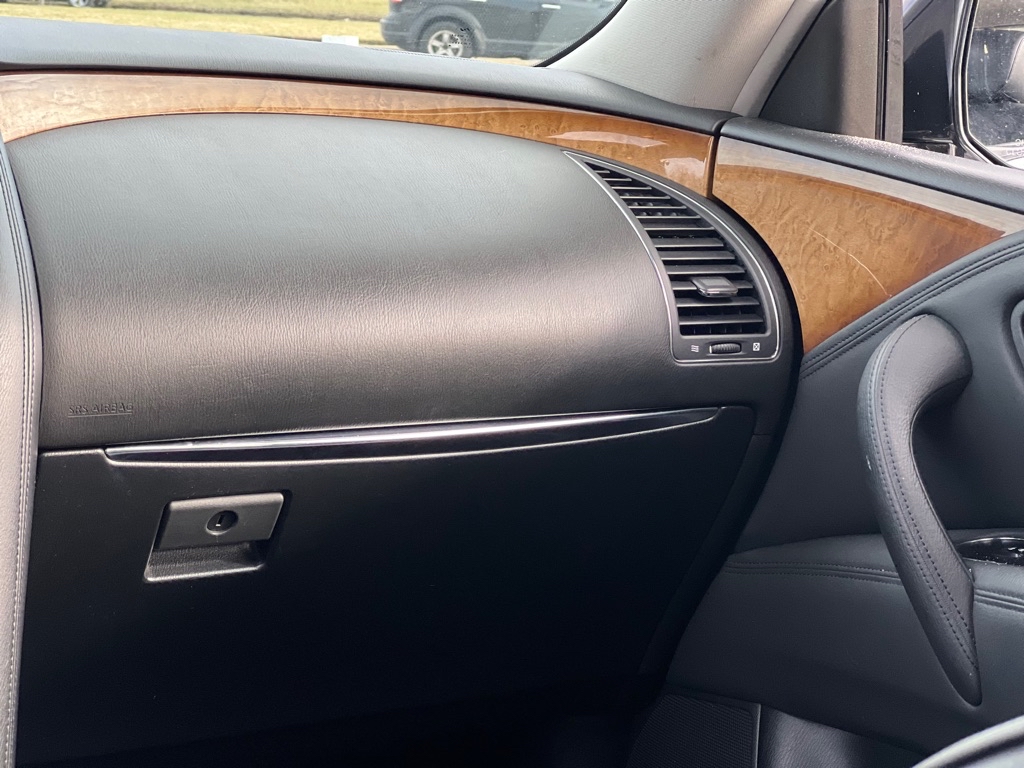 Photo 17 of this INFINITI QX56