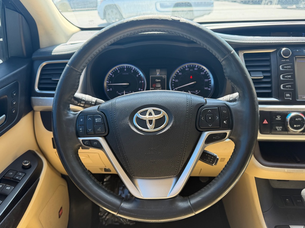 Photo 6 of this TOYOTA HIGHLANDER