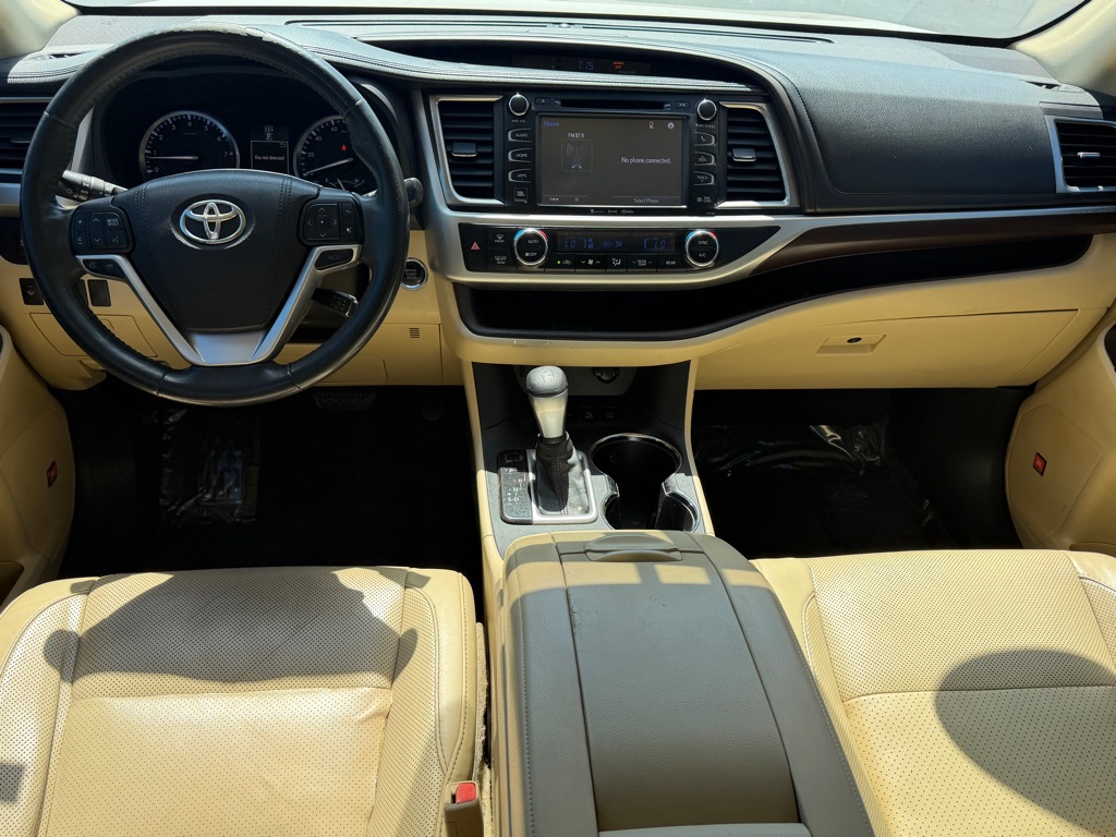 Photo 5 of this TOYOTA HIGHLANDER