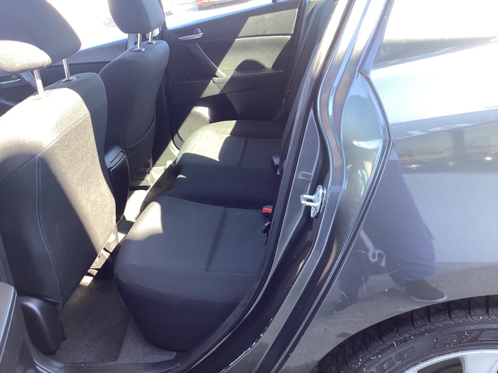 Photo 4 of this MAZDA 3