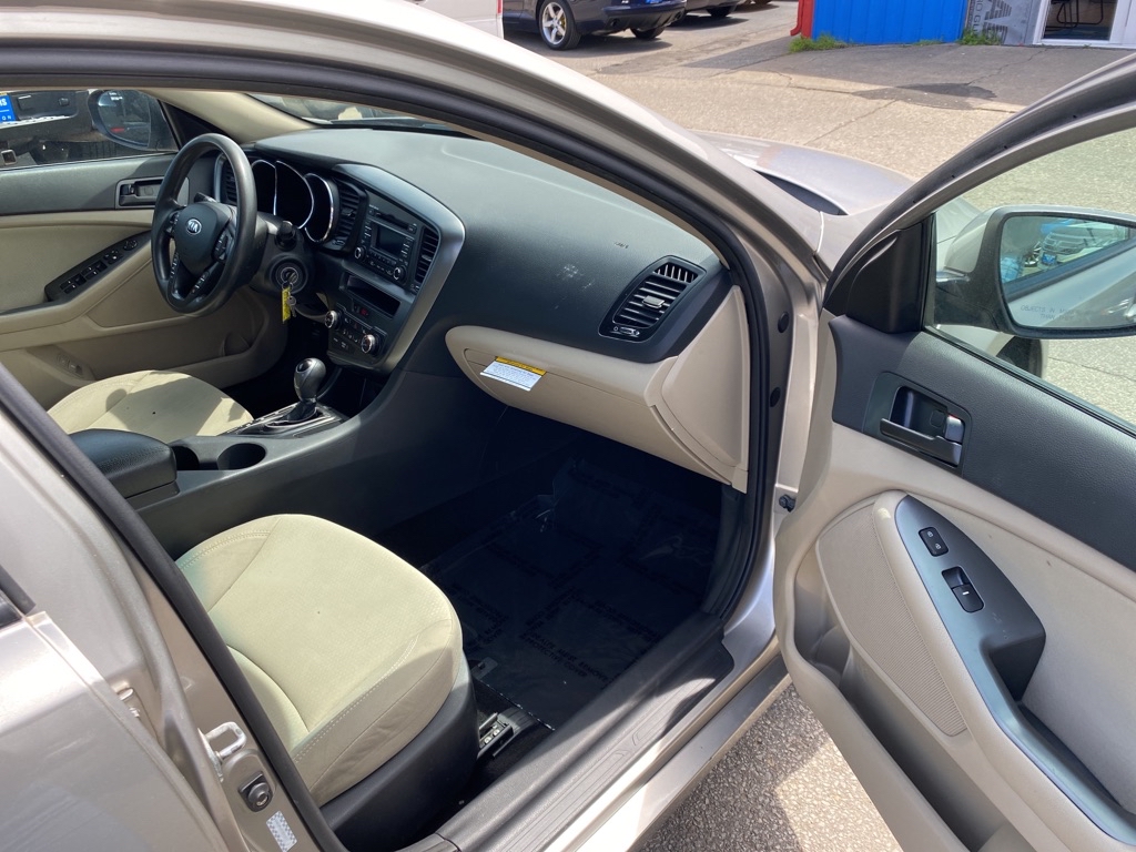 Photo 24 of this KIA OPTIMA