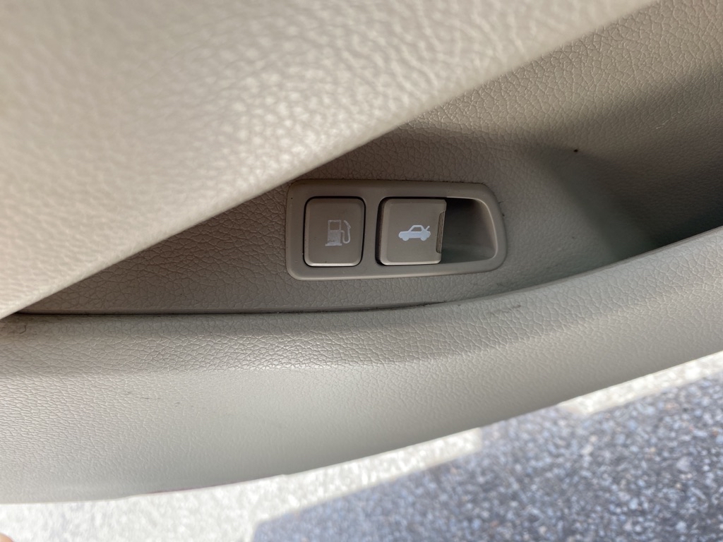 Photo 15 of this KIA OPTIMA