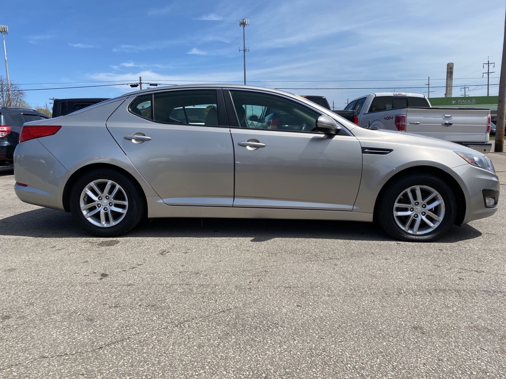Photo 8 of this KIA OPTIMA