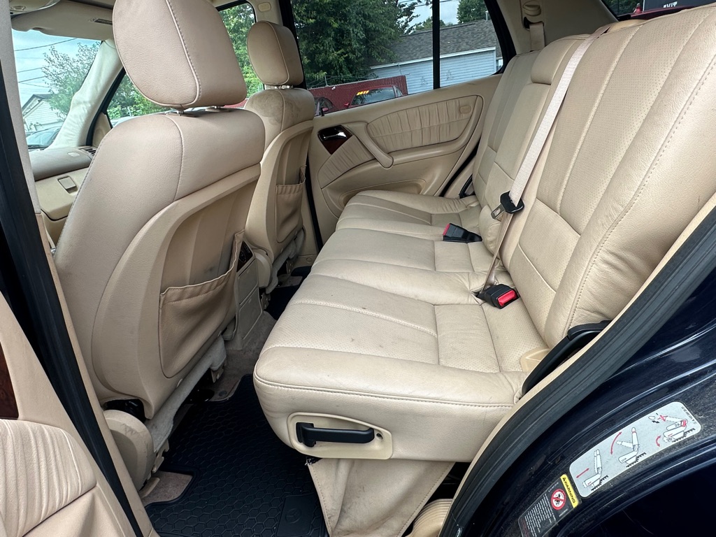 Photo 4 of this MERCEDES-BENZ M-CLASS