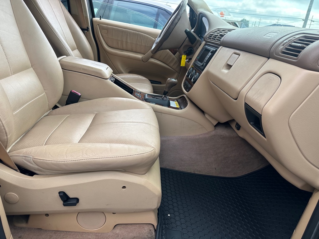 Photo 3 of this MERCEDES-BENZ M-CLASS