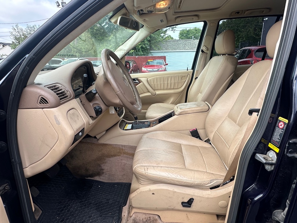 Photo 6 of this MERCEDES-BENZ M-CLASS