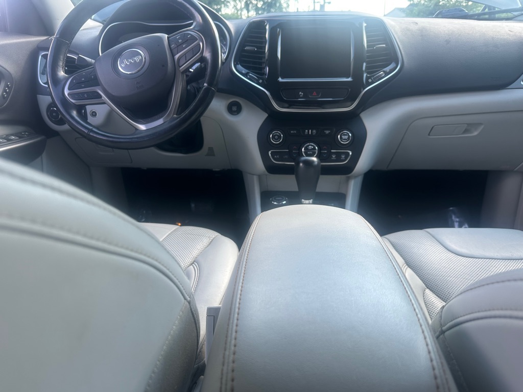 Photo 6 of this JEEP CHEROKEE