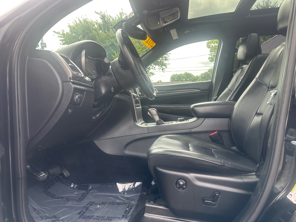 Photo 3 of this JEEP GRAND CHEROKEE