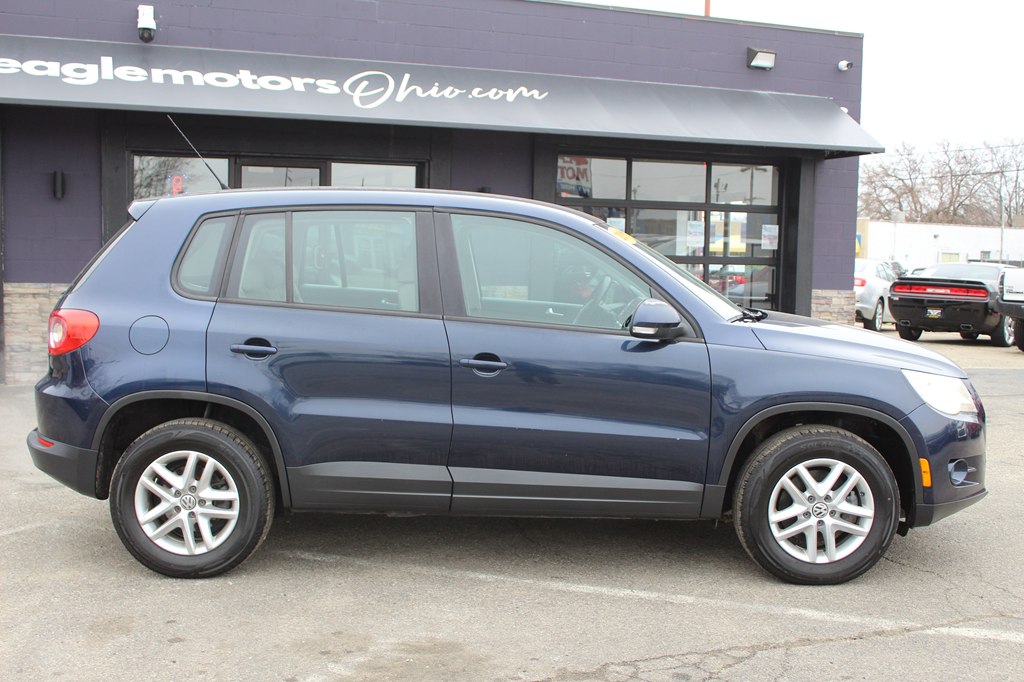 VOLKSWAGEN TIGUAN 2011 VOLKSWAGEN TIGUAN WVGBV7AX9BW537993