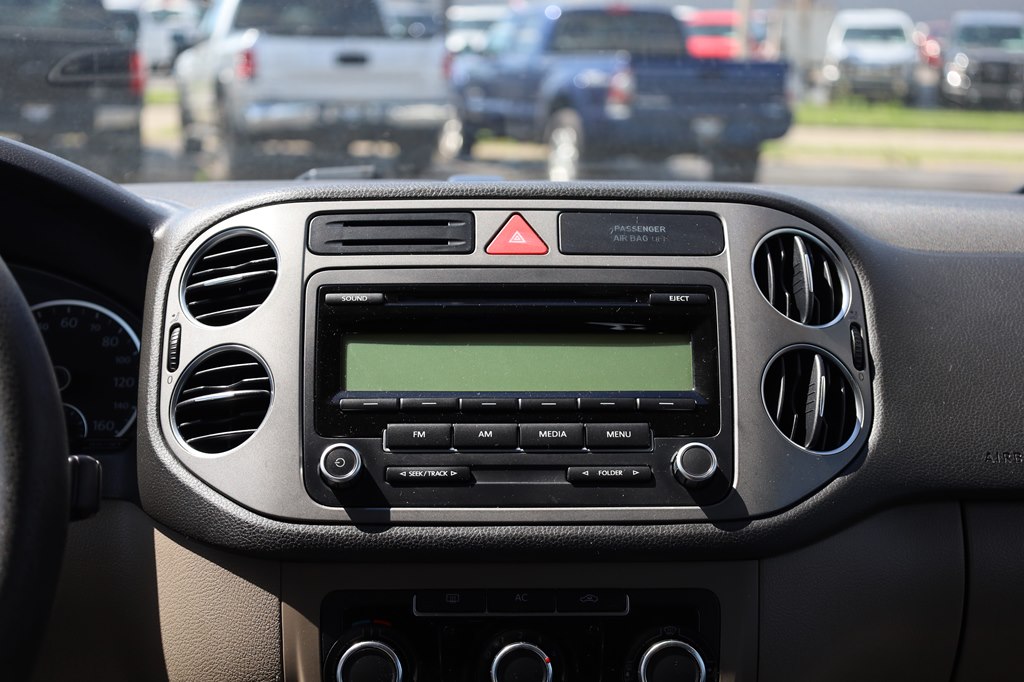 VOLKSWAGEN TIGUAN 2011 VOLKSWAGEN TIGUAN WVGBV7AX9BW537993