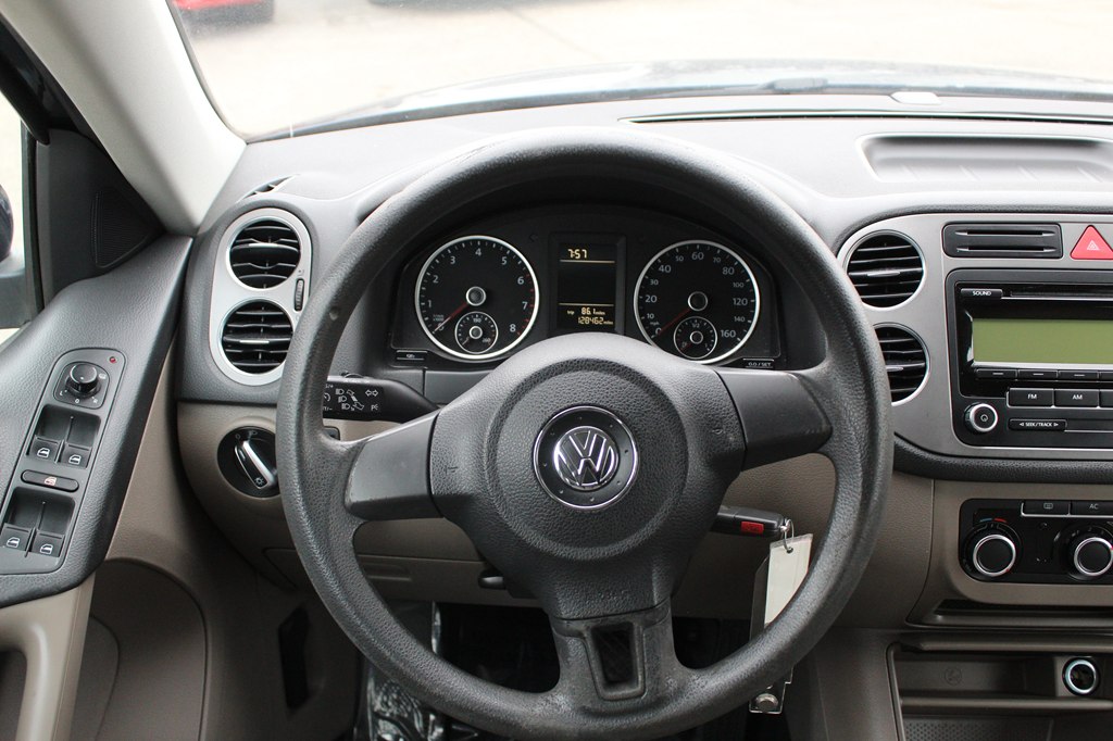 VOLKSWAGEN TIGUAN 2011 VOLKSWAGEN TIGUAN WVGBV7AX9BW537993