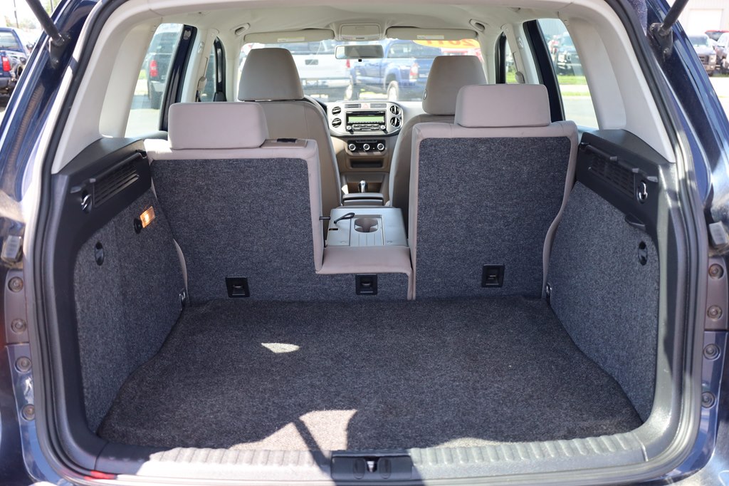 VOLKSWAGEN TIGUAN 2011 VOLKSWAGEN TIGUAN WVGBV7AX9BW537993