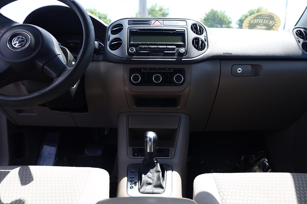 VOLKSWAGEN TIGUAN 2011 VOLKSWAGEN TIGUAN WVGBV7AX9BW537993