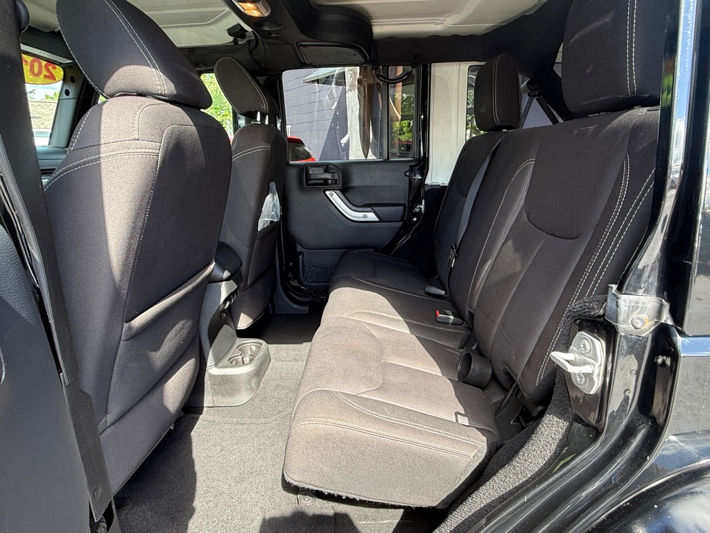 Photo 11 of this JEEP WRANGLER UNLIMI