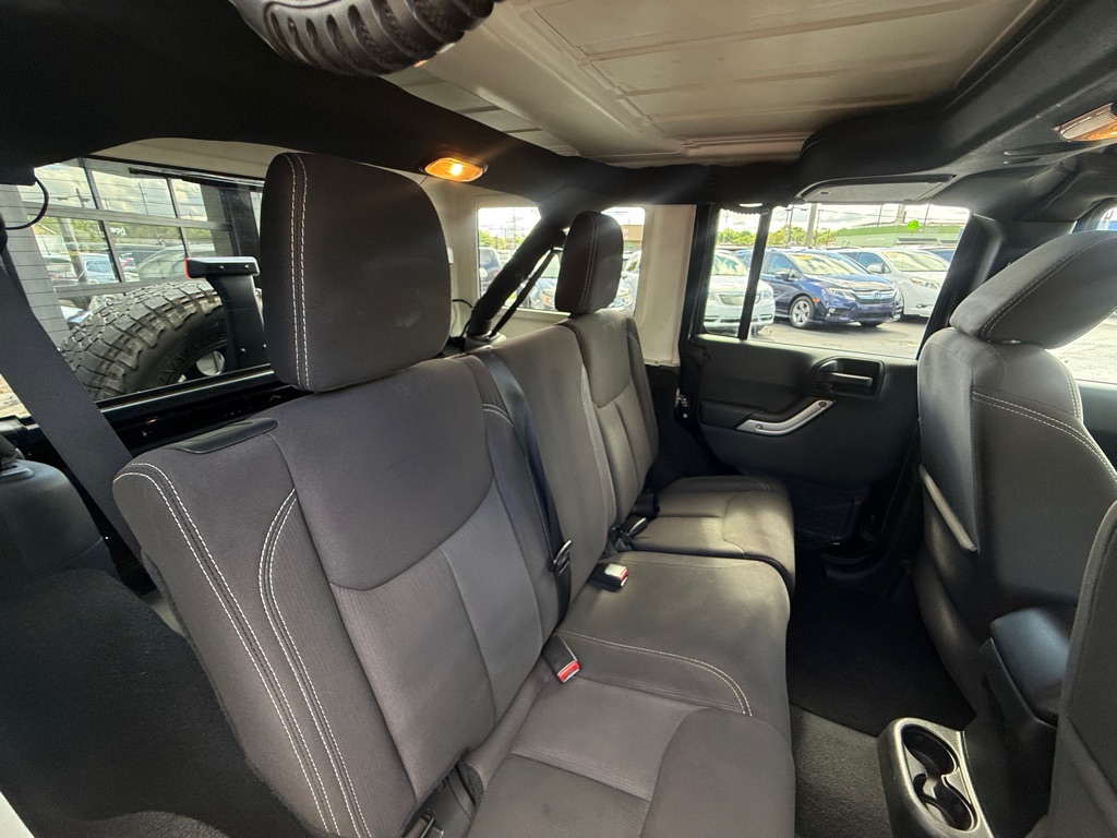 Photo 12 of this JEEP WRANGLER UNLIMI