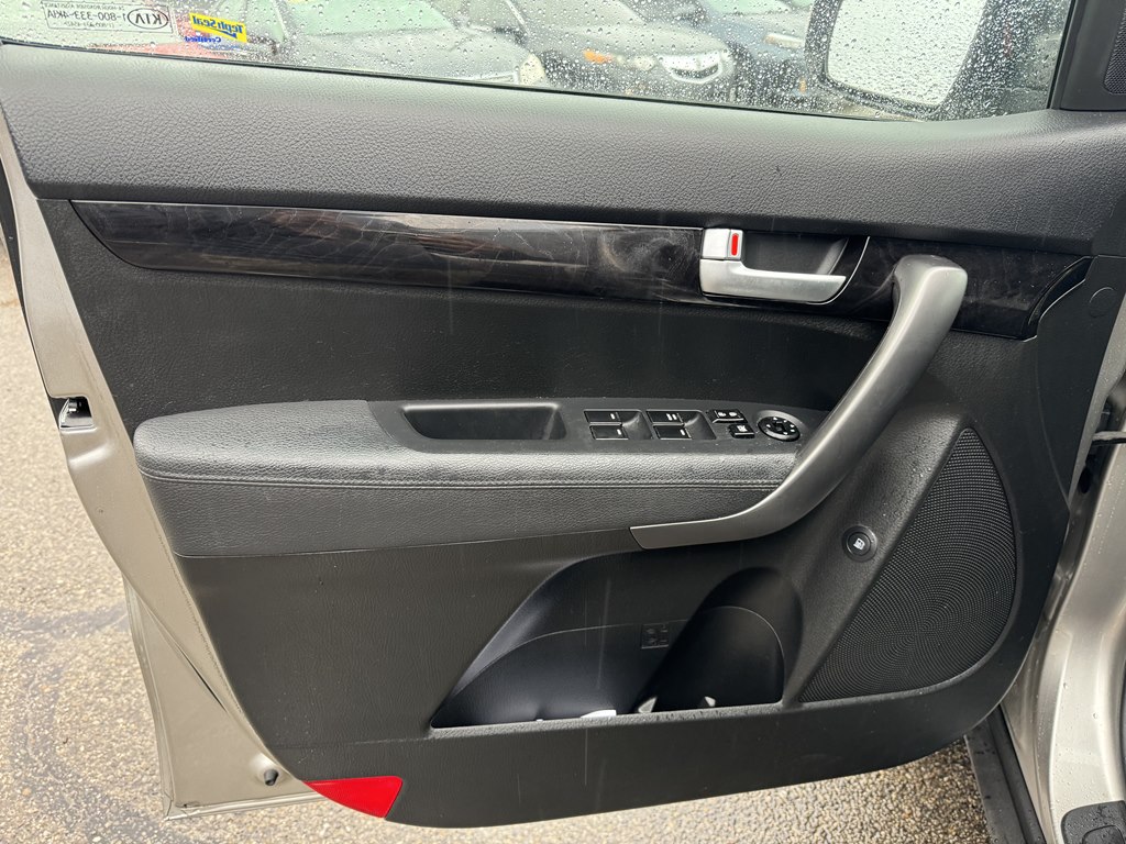 Photo 11 of this KIA SORENTO