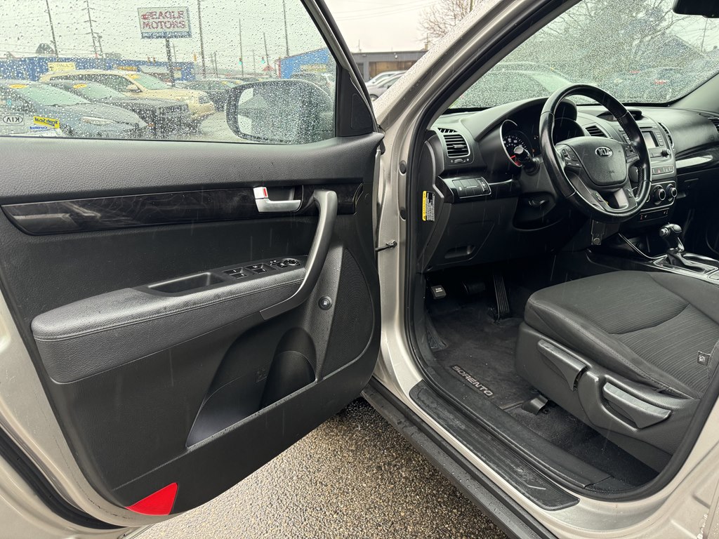 Photo 10 of this KIA SORENTO