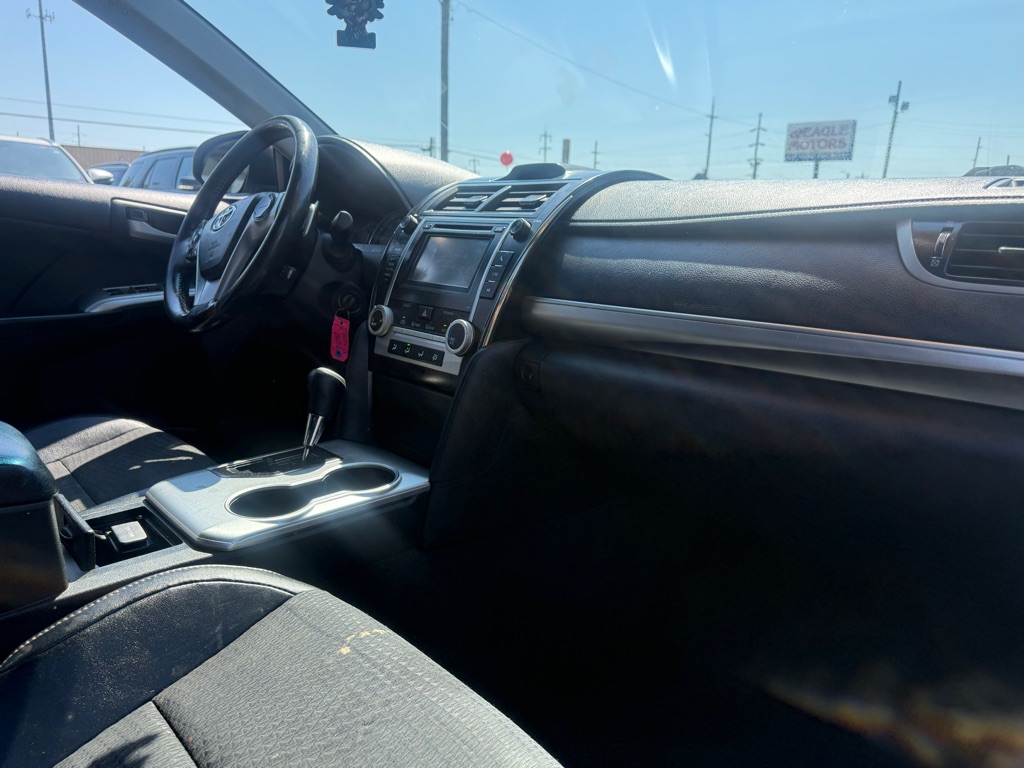 Photo 9 of this TOYOTA CAMRY