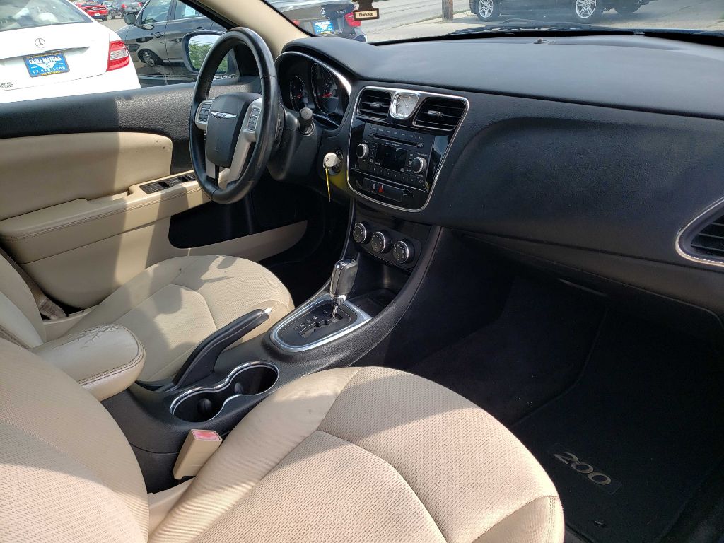 CHRYSLER 200 2013 CHRYSLER 200 1C3CCBBB5DN676813