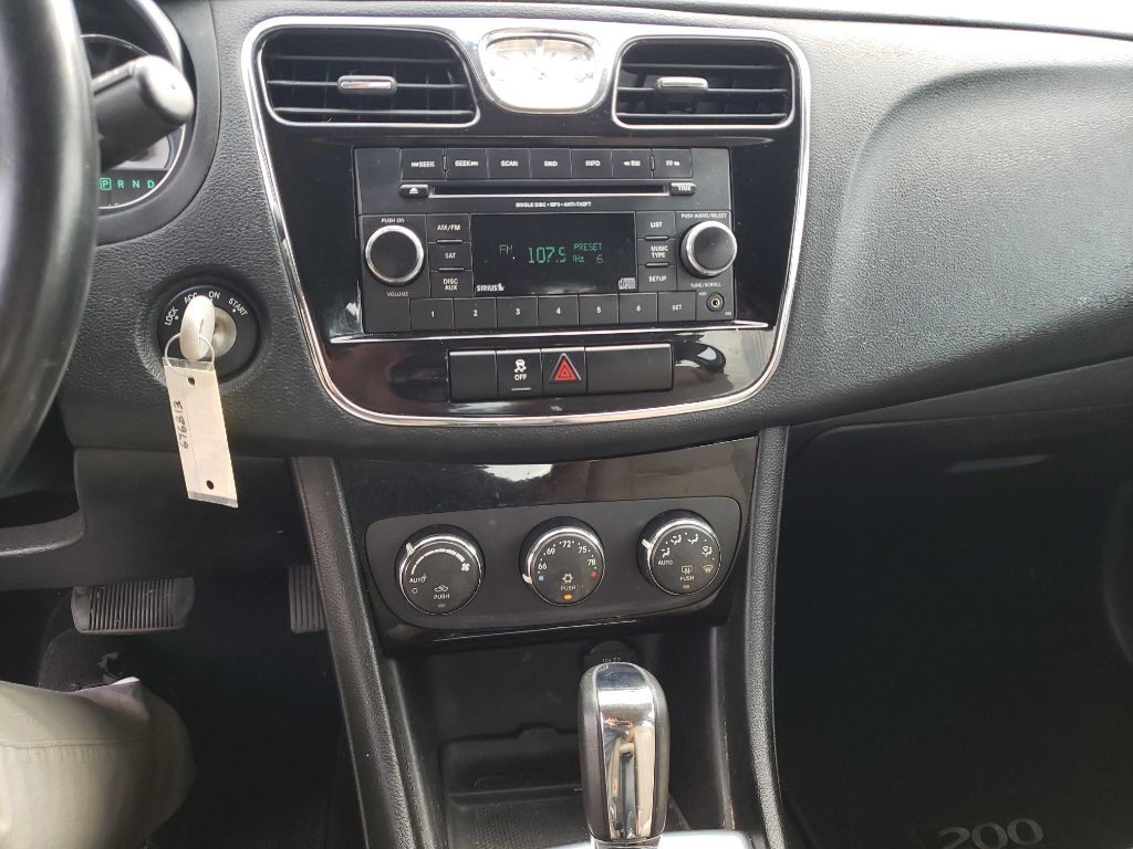 CHRYSLER 200 2013 CHRYSLER 200 1C3CCBBB5DN676813