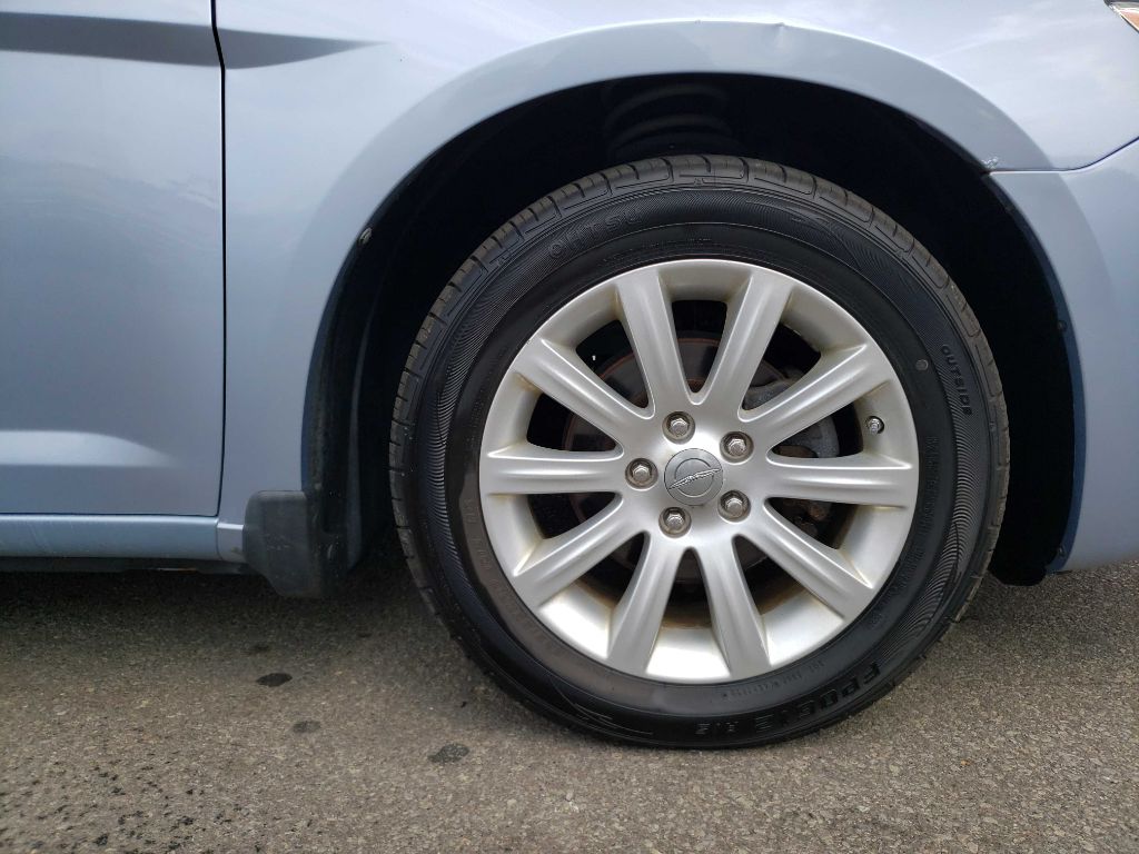 CHRYSLER 200 2013 CHRYSLER 200 1C3CCBBB5DN676813