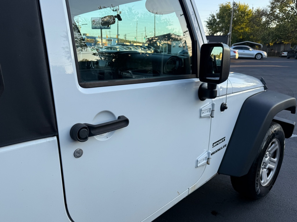 Photo 2 of this JEEP WRANGLER