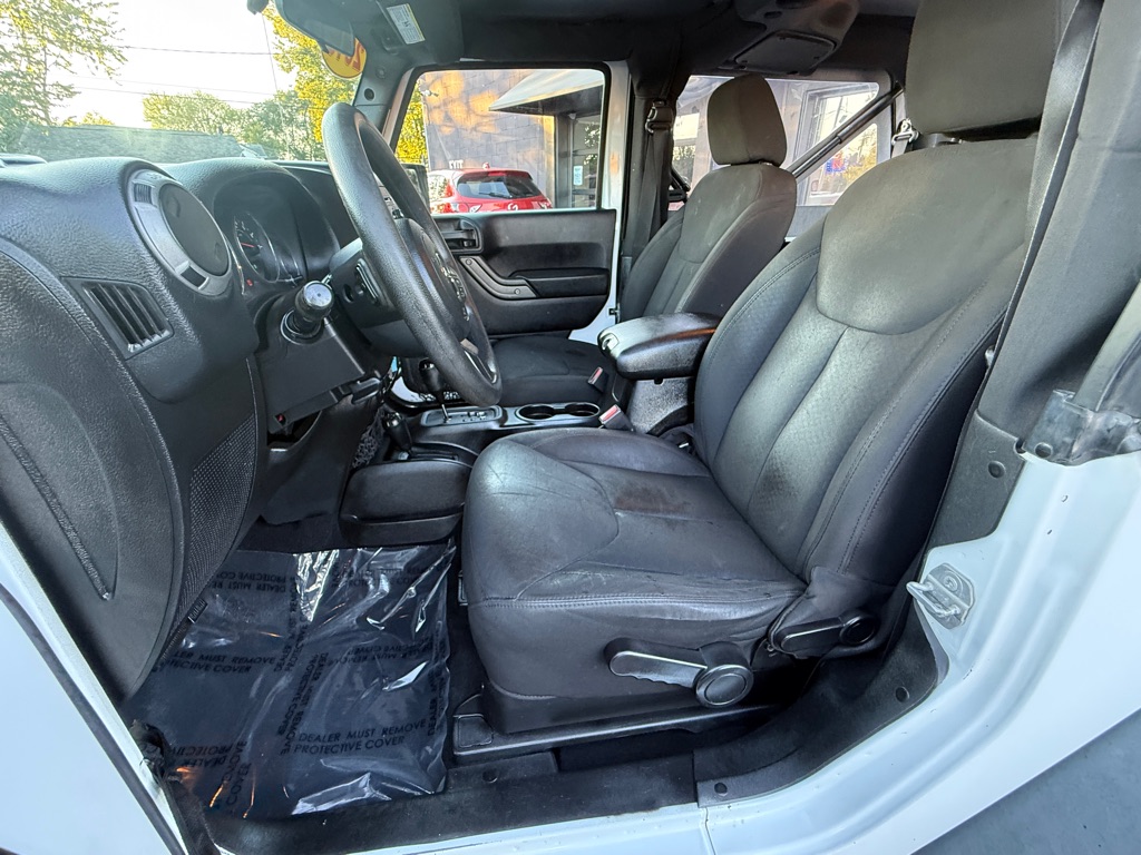 Photo 4 of this JEEP WRANGLER