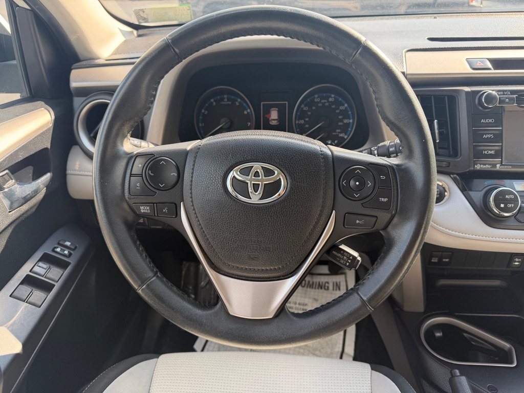 Photo 6 of this TOYOTA RAV4