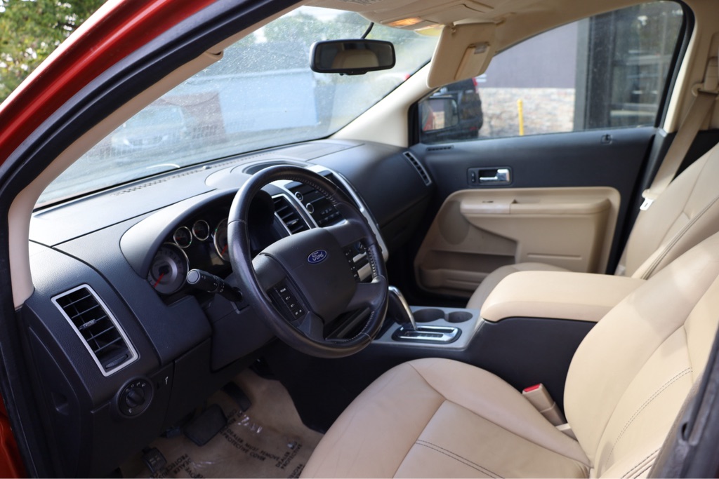 Photo 12 of this FORD EDGE