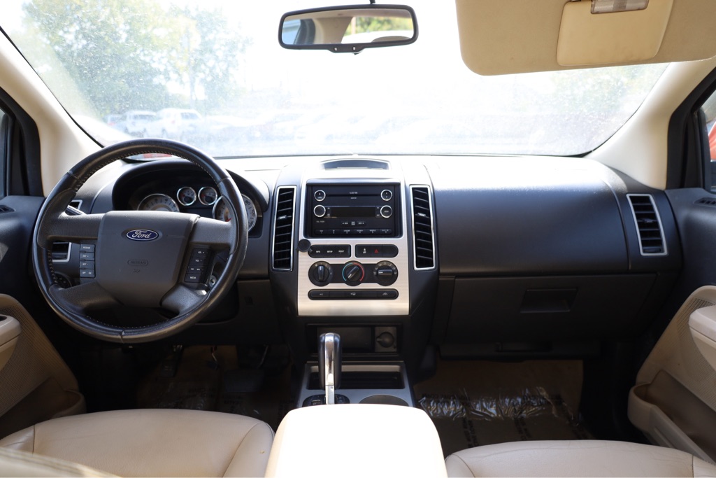 Photo 18 of this FORD EDGE