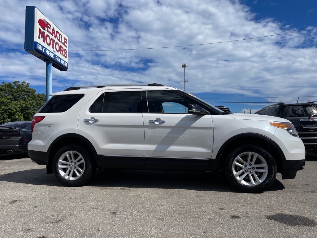 Photo 4 of this FORD EXPLORER