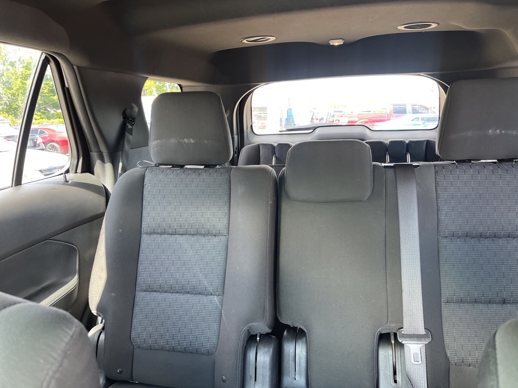 Photo 12 of this FORD EXPLORER