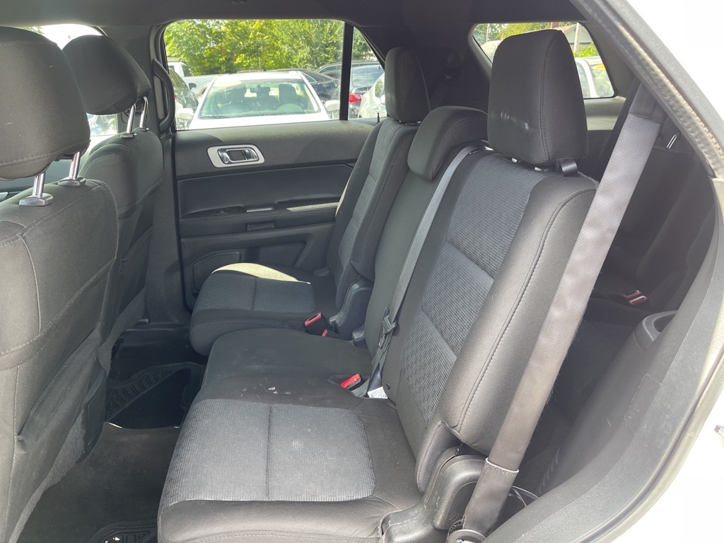 Photo 14 of this FORD EXPLORER