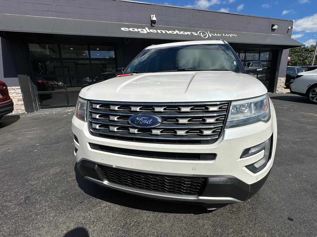 Photo 2 of this FORD EXPLORER
