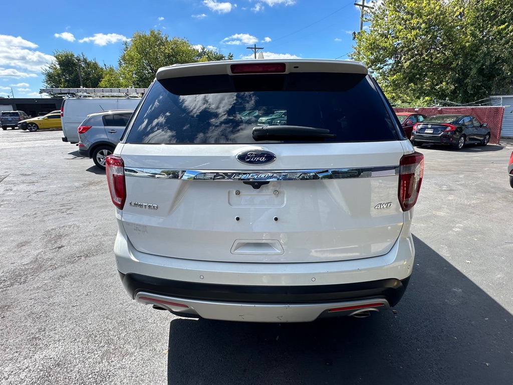Photo 8 of this FORD EXPLORER