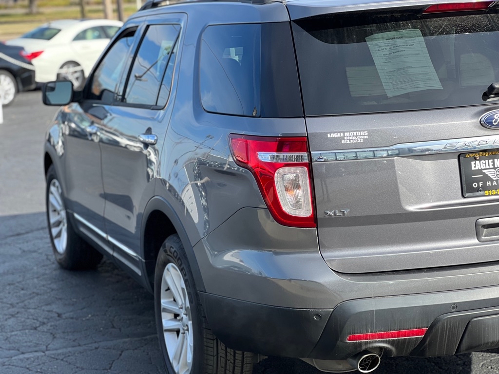 Photo 6 of this FORD EXPLORER
