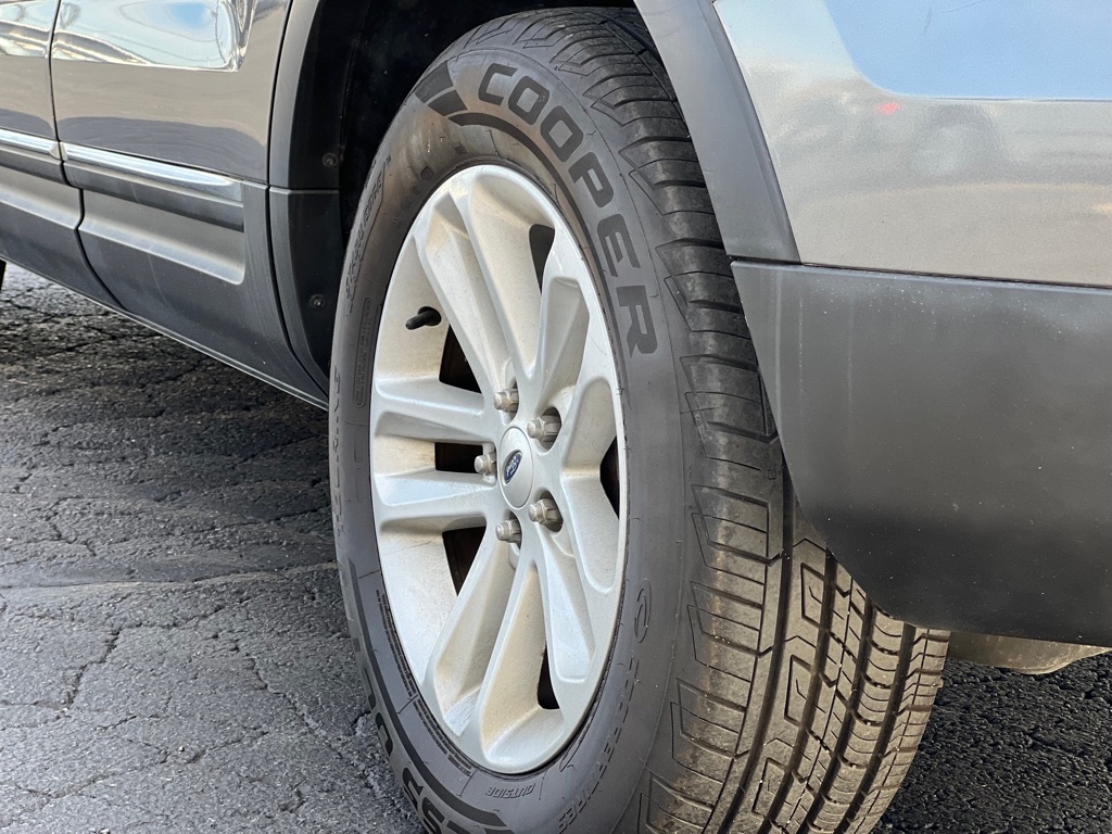 Photo 10 of this FORD EXPLORER