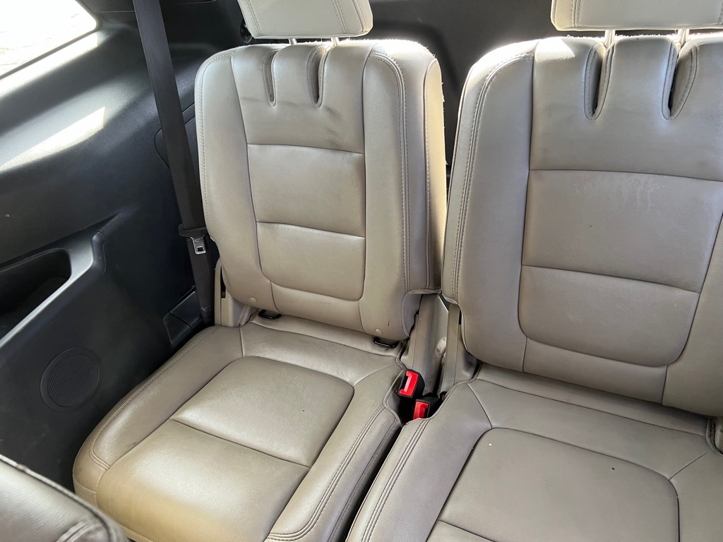 Photo 15 of this FORD EXPLORER