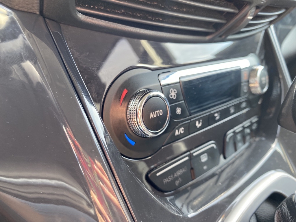 Photo 16 of this FORD ESCAPE