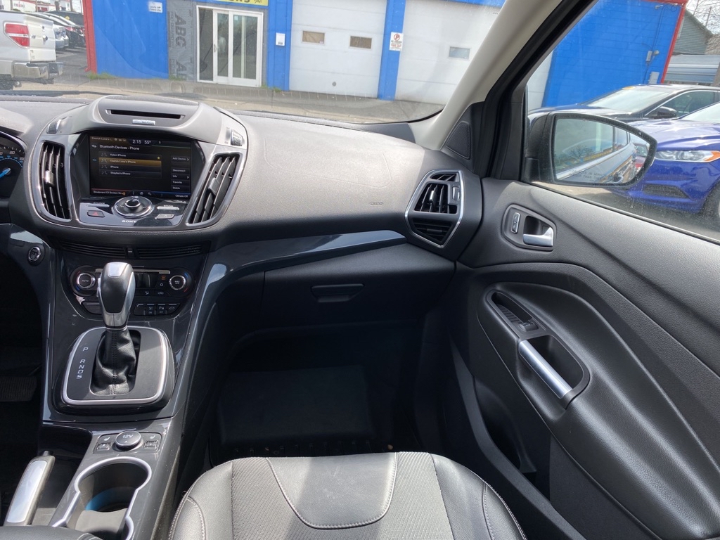 Photo 21 of this FORD ESCAPE