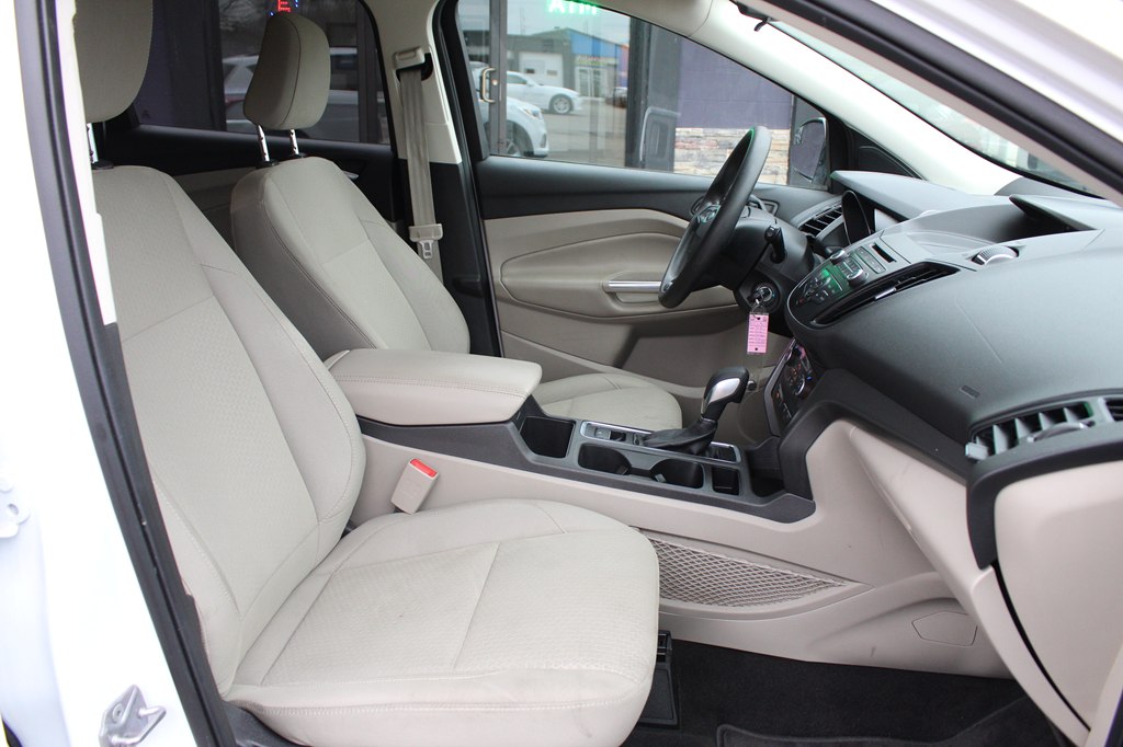 Photo 13 of this FORD ESCAPE