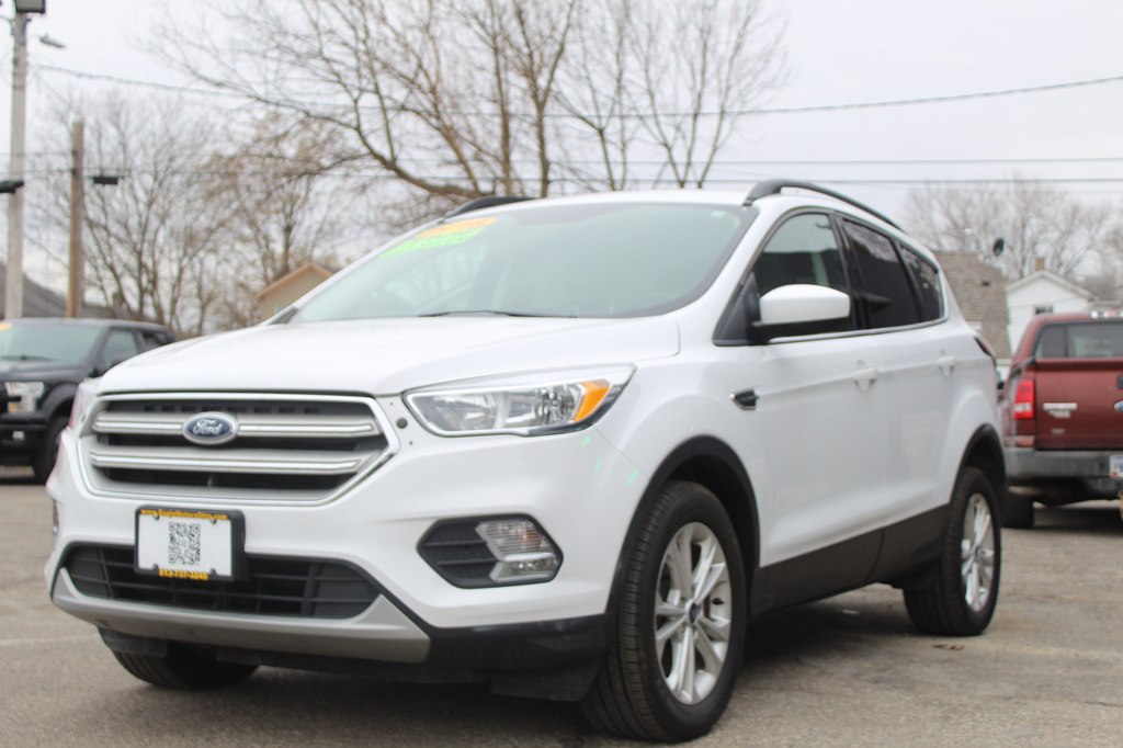 Photo 3 of this FORD ESCAPE