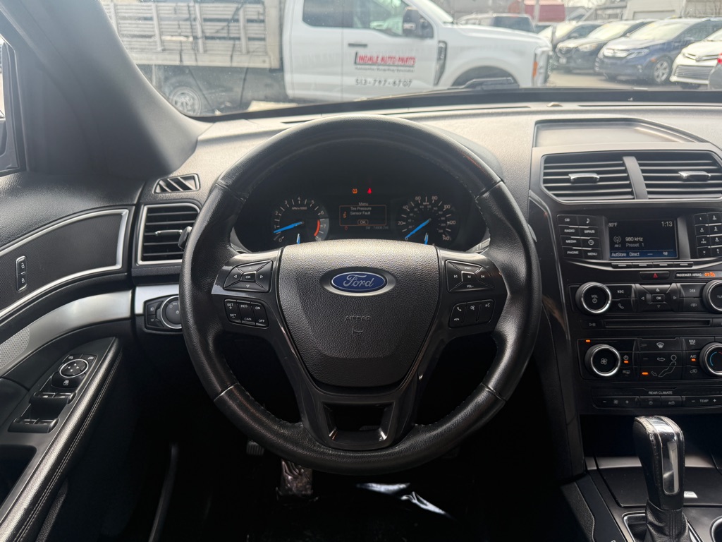 Photo 8 of this FORD EXPLORER